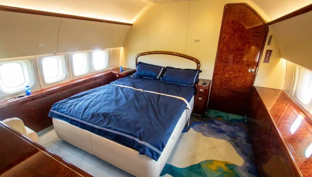 2008 BOEING BUSINESS JET_Bed.jpg