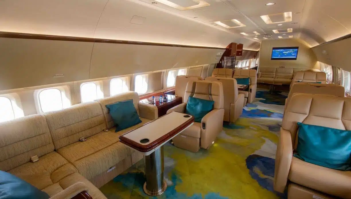 2008 BOEING BUSINESS JET Couch and Chairs.jpg-1