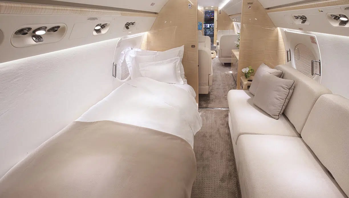 2013 Gulfstream G550 Interior Bed and Sofa