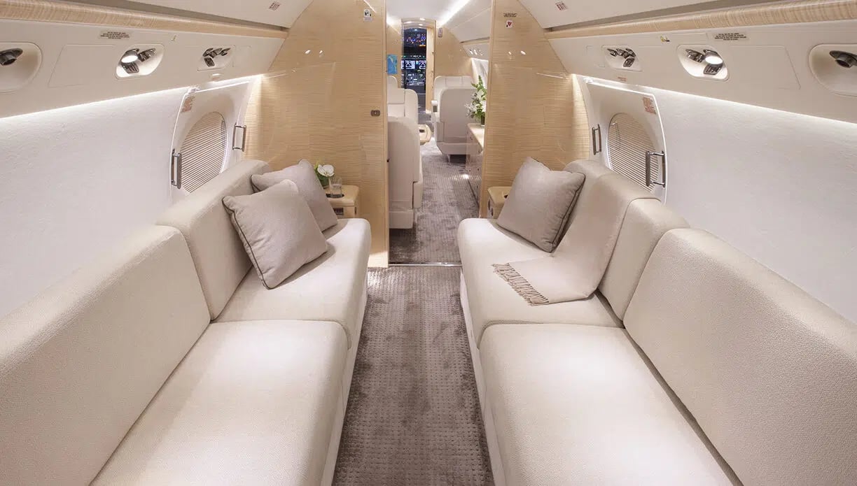 2013 Gulfstream G550 Interior Two Sofas