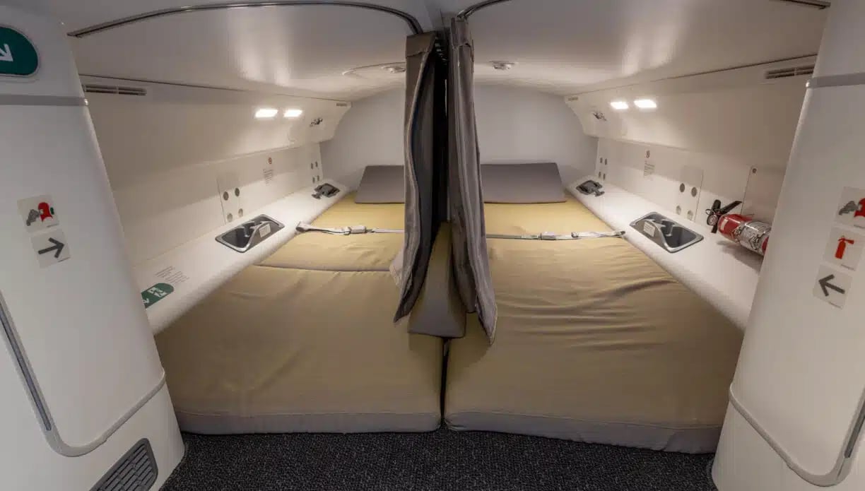 2017 BOEING 787-8 DREAMLINER Interior Beds