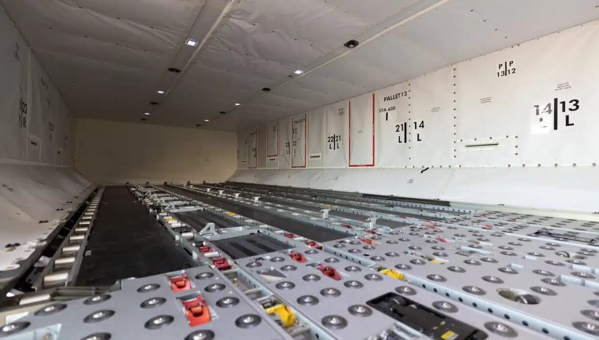 2017 BOEING 787-8 DREAMLINER_Interior Cargo Area.jpg