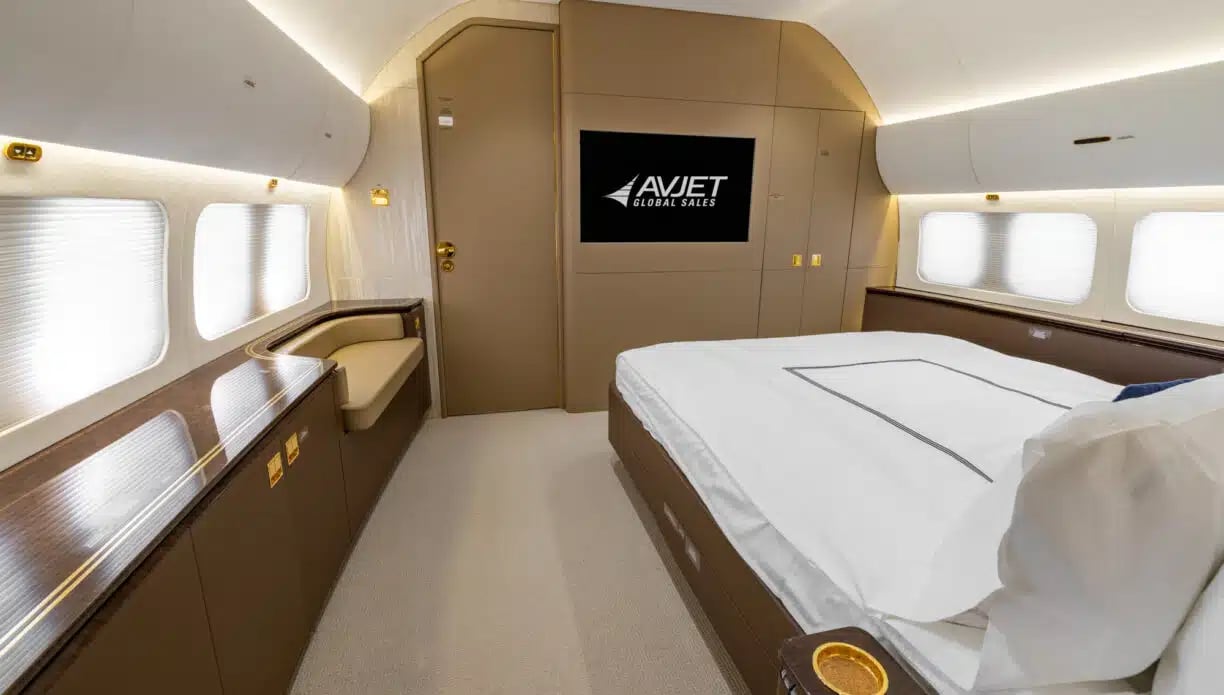 2018 Boeing BBJ2 Interior Bed 2