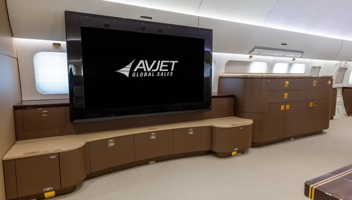 2018 Boeing BBJ2_Interior TV.jpg