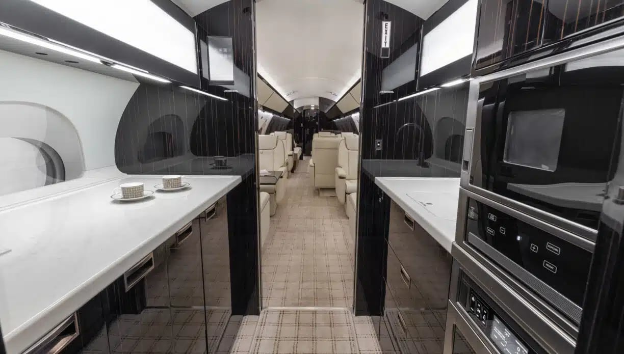 2018 GULFSTREAM G650ER Kitchen.jpg