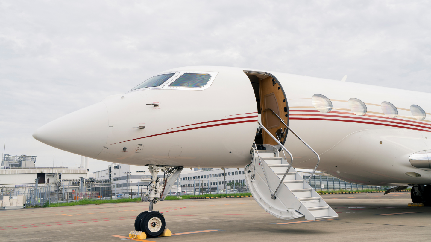  Exterior view of a 2014 Gulfstream G650ER showcasing its sleek, elegant design with a polished finish and streamlined silhouette.