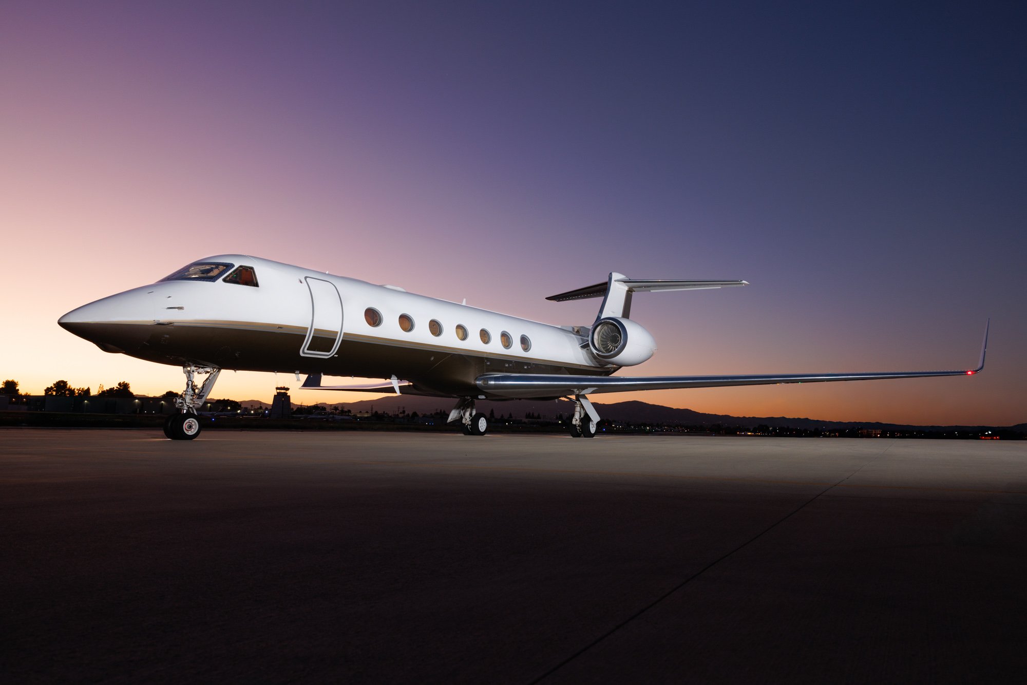 Exterior view of N1759C Sunset-ready and ramp-dominant. This 2007 Gulfstream G550 combines sleek lines with proven performance, captured here just before another long-range mission.